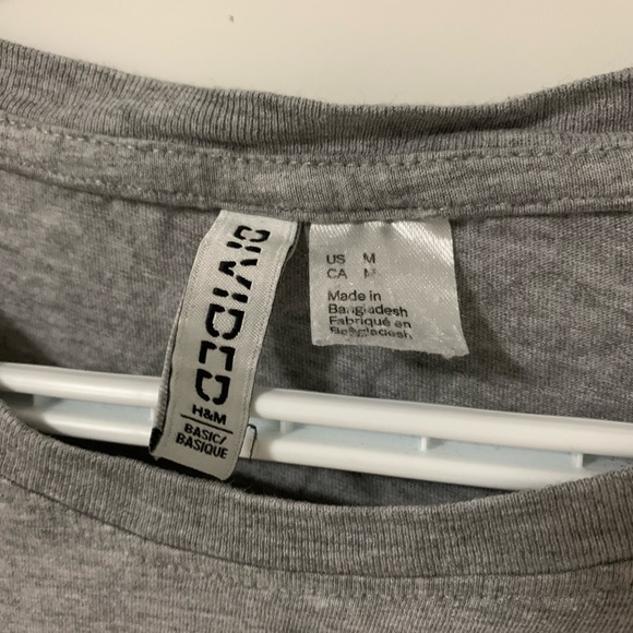H&M Divided Gray shirt - Picture 4 of 5